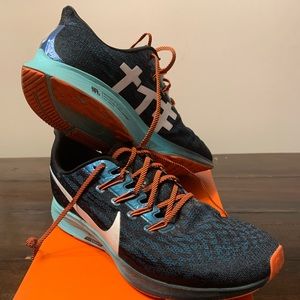 Nike Air Zoom Pegasus 36 HKNE mens size 11 great condition. Rarely used.